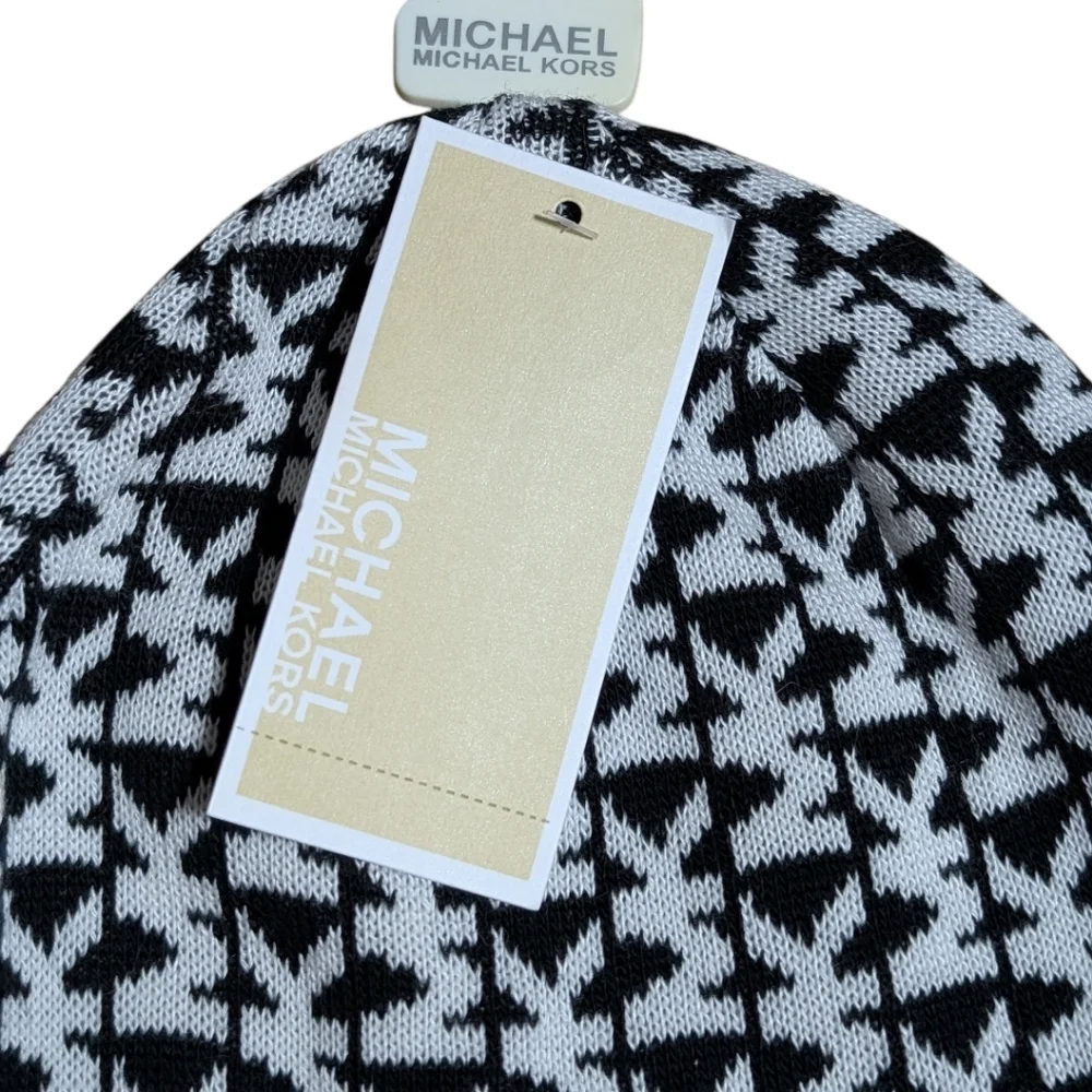 NWT NEW Michael Kors BLACK & white signature Logo Bennie Hat & Gloves SET